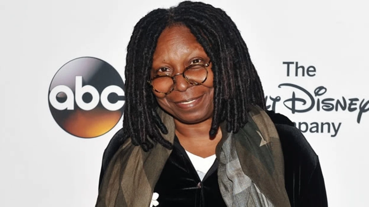 La actriz estadounidense Whoopi Goldberg pidió al comediante Cosby que responda a los dichos de varias mujeres en su contra