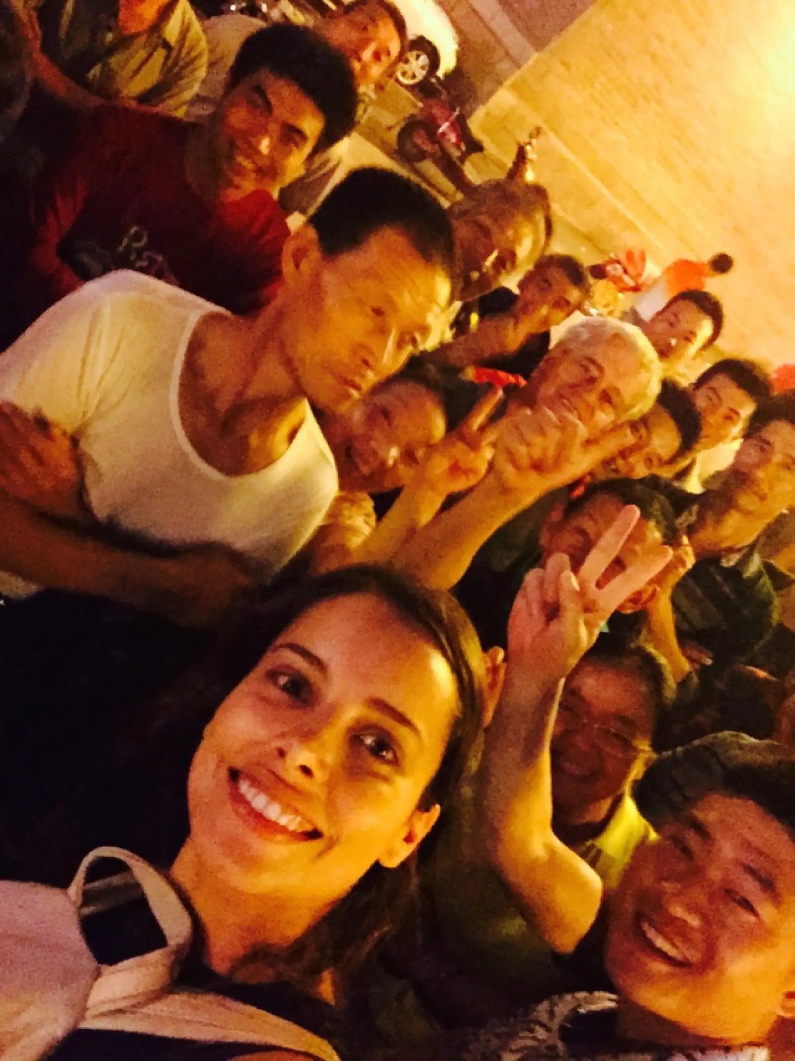 La actriz convivió con algunos chinos durante el viaje.