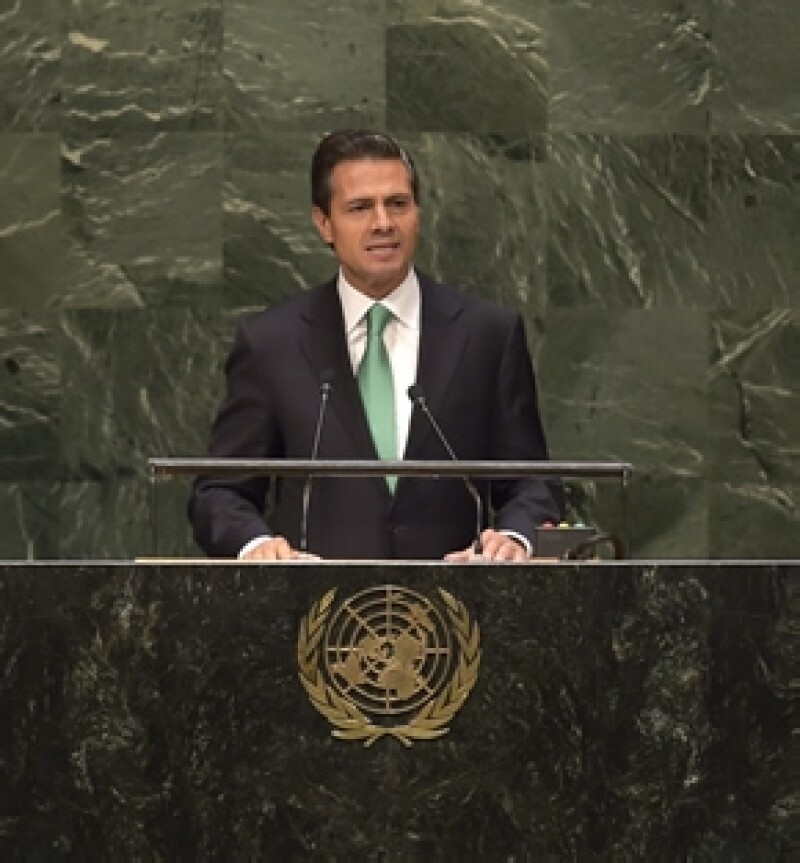 Peña Nieto anunció este miércoles que el ejército de México se unirá a las misiones humanitarias cuando sea requerido por la ONU pero muchos consideran que la decisión tiene “doble moral”.