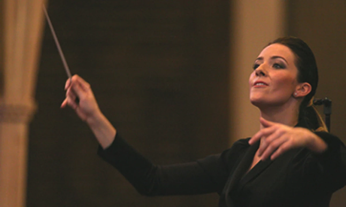 La directora de orquesta, Alondra de la Parra, pasa meses o incluso años preparando un concierto. (Foto: Cuartoscuro)