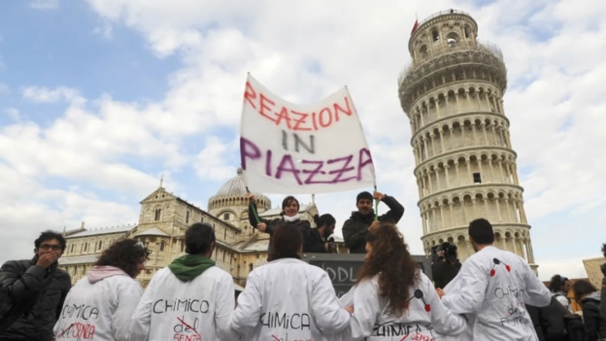 Protesta en la Torre de Pisa