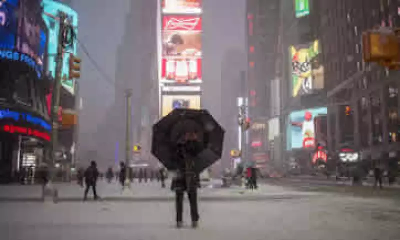 La tormenta de nieve que azota Nueva York podría ser la más grande en la historia de la ciudad. (Foto: Reuters)