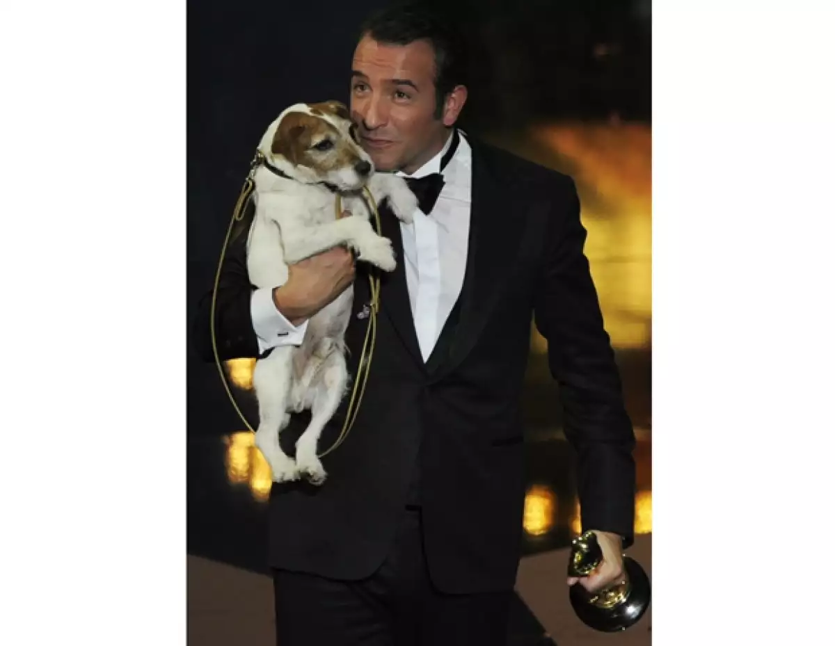 Jean Dujardin y Uggie sin duda son los nuevos consentidos de Hollywood.