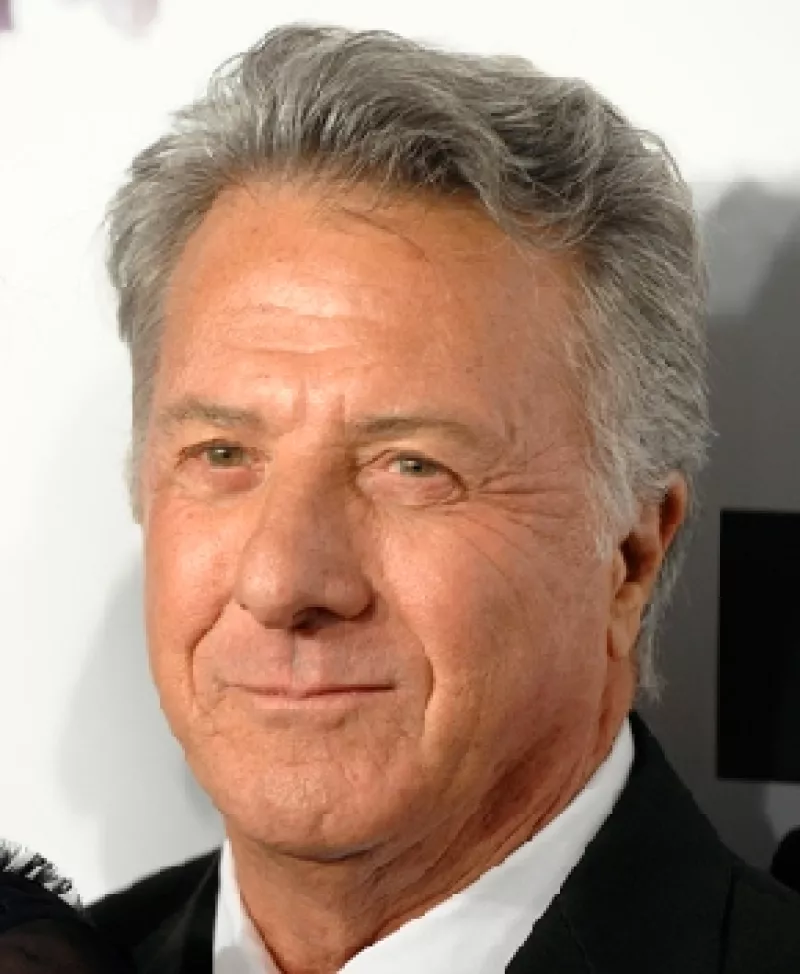 El actor estadunidense Dustin Hoffman se ha convertido en blanco de las críticas en Italia, debido al video promocional que protagoniza con una deficiente pronunciación en el idioma.