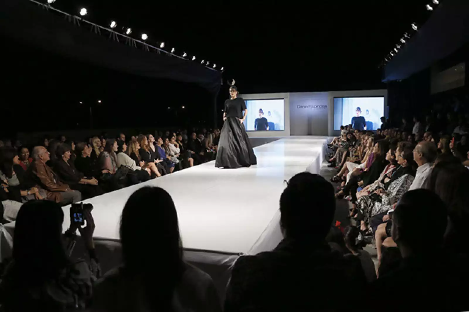 Desfile colección visiones de Daniel Espinosa