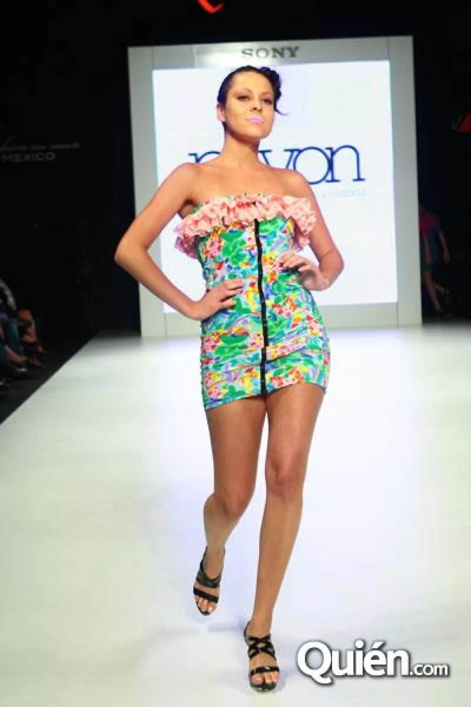 DFashion Pasarela Pavon Luz & Victoria
