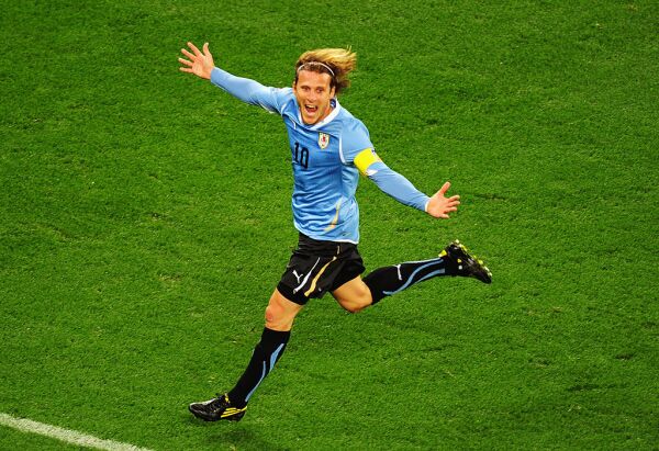 Diego Forlán va a la banca