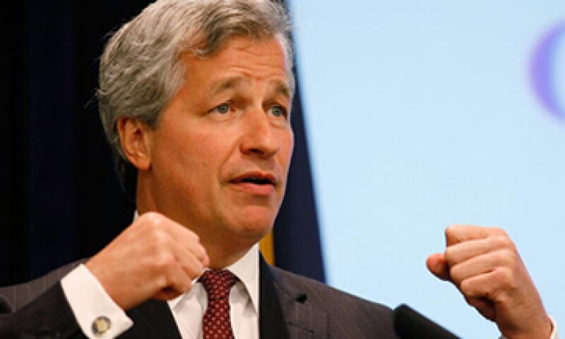 Jamie Dimon ha dicho que JPMorgan aumentó en 1,000 mdd su gasto en los rubros de vigilancia y cumplimiento. (Foto: Getty Images)