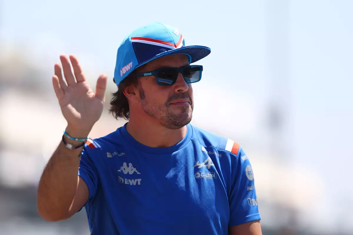 fernando-alonso-correra-aston-martin
