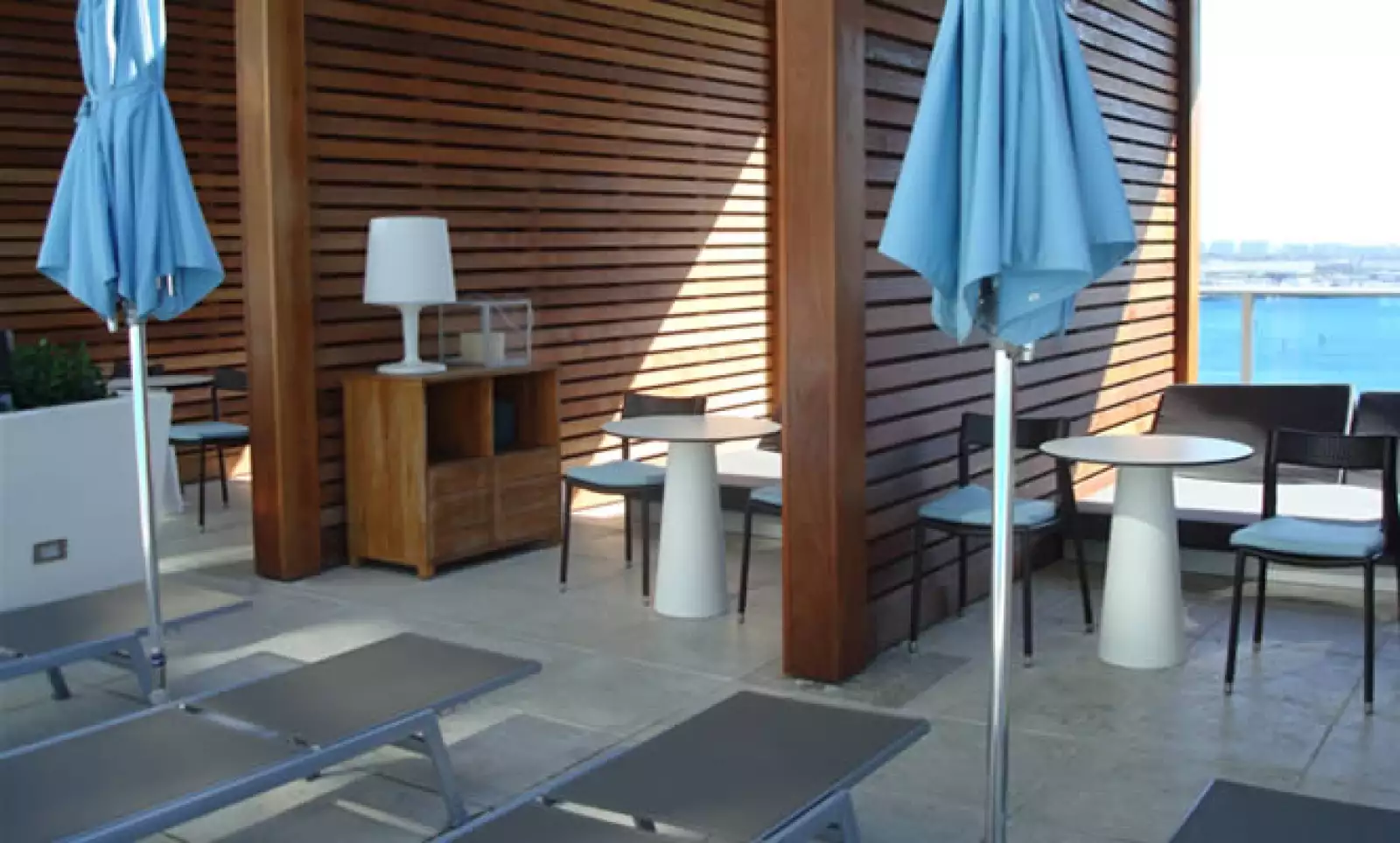 Las cabañas de Lujo, con vista a la bahía, se rentan por $100 dólares al día, de las 8:00 a las 18:00 horas.