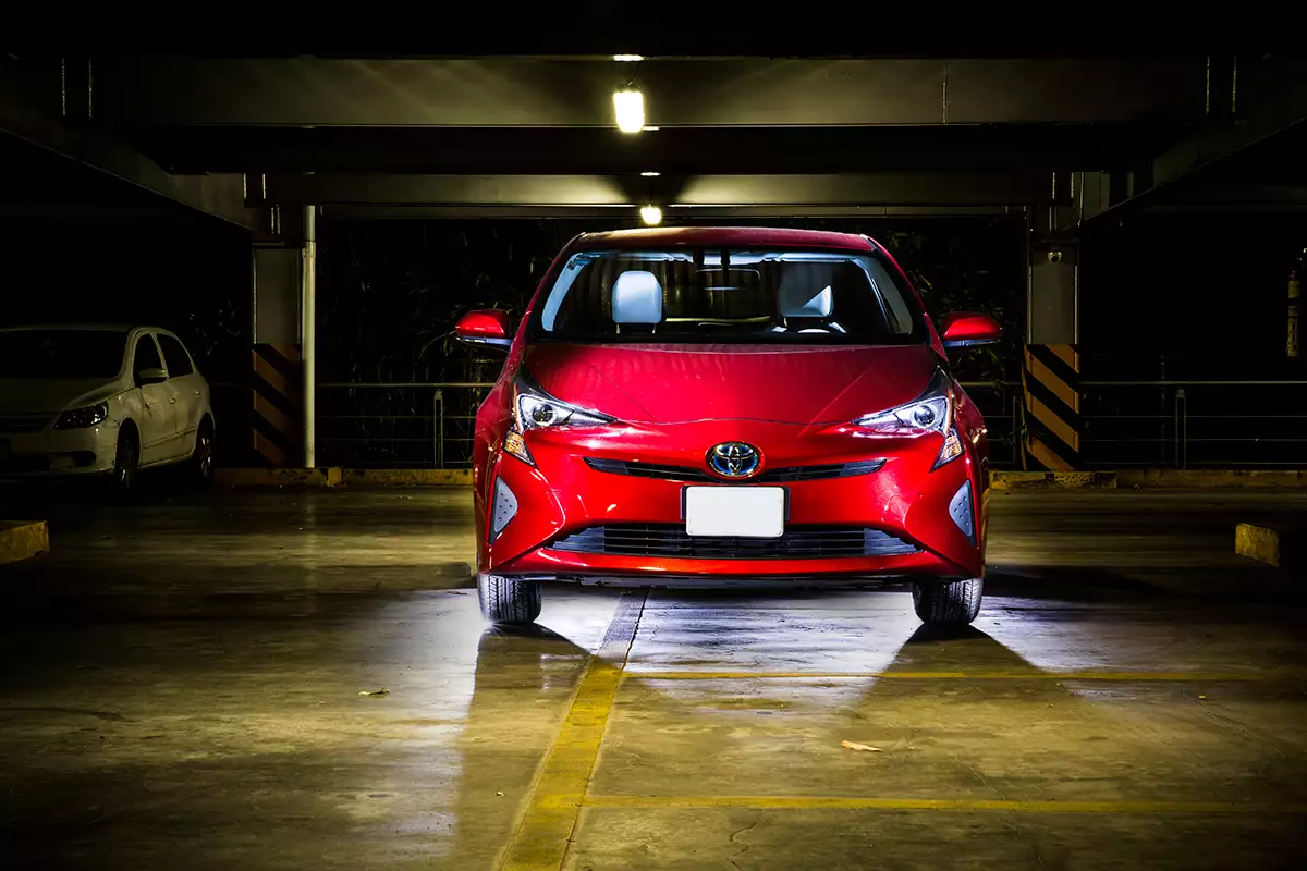 Las ventas de vehículos híbridos como el Toyota Prius crecen sobre todo en la capital.