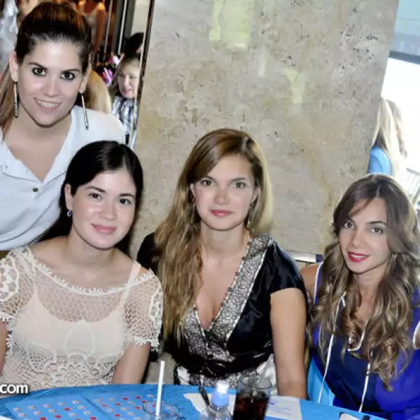 Montse Dillon, Ana Muñóz, Sofía Villarreal y Yeya Villarreal