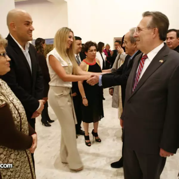 Rossana Fuentes Berain, Manuel Rivera, Zarina Rivera, Teodoro González de León, Earl Anthony Wayne, David Cohen