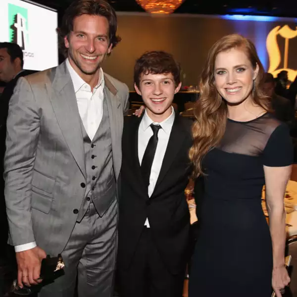 Bradley Cooper, Tom Holland y Amy Adams.