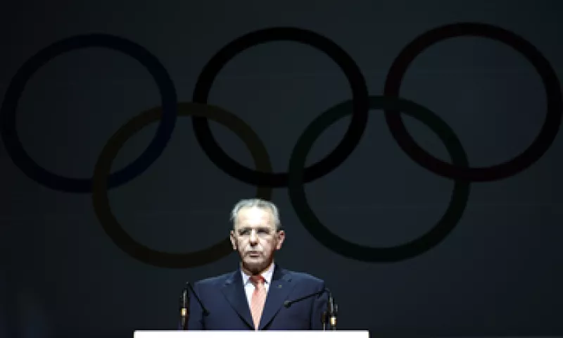 Jacques Rogge dijo que las finanzas del COI son sólidas y añadió que la entidad tiene un excedente consolidado de 592 millones de dólares para mayo de 2011. (Foto: AP)
