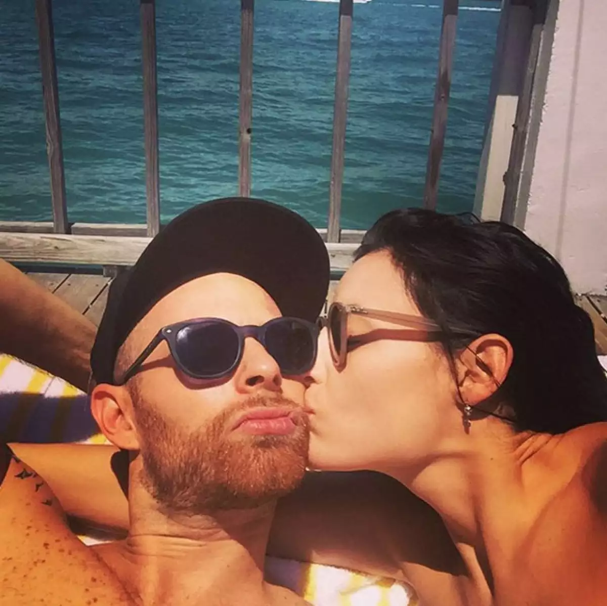 La pareja, por el momento, vive en ciudades distintas por motivos laborales.