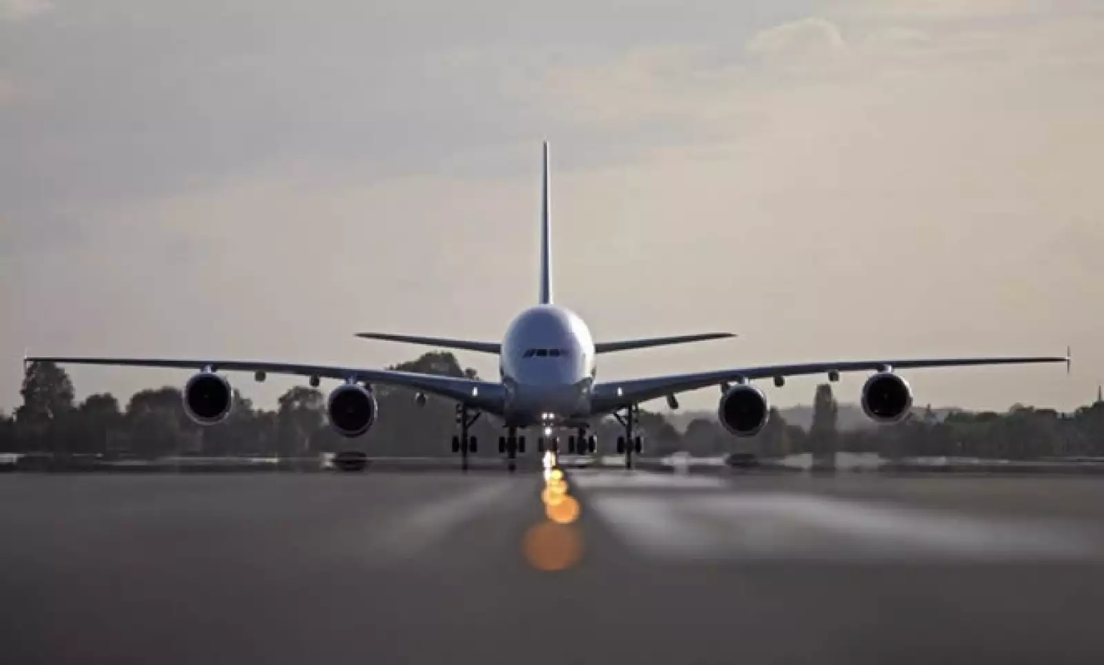 Para recibir al Aire France, las pistas deben tener una anchura mínima de 45 metros y los 538 pasajeros deben embarcar cómodamente en un avión de 2 niveles.