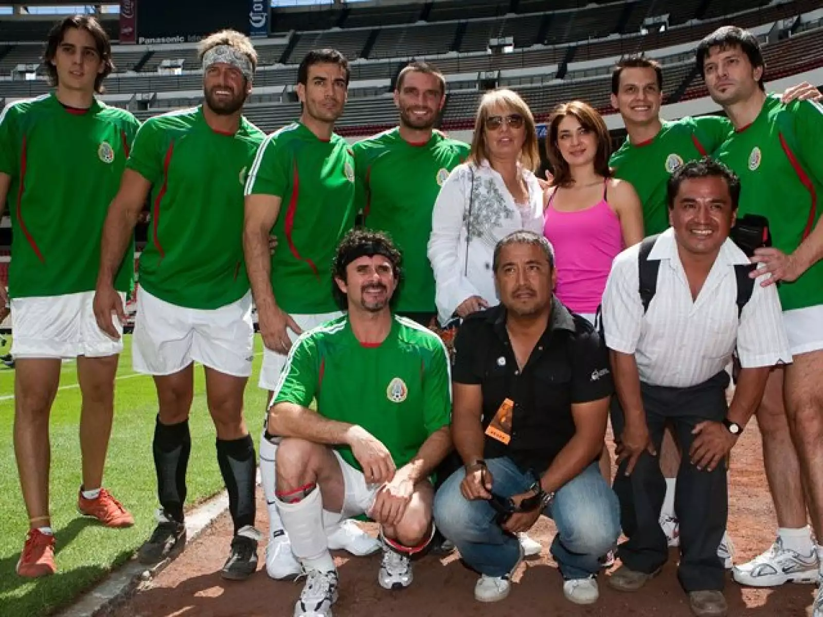 A unas horas de que la telenovela <em>Sortilegio</em> llegué a su final, el elenco se dispuso a echarse una cascarita.