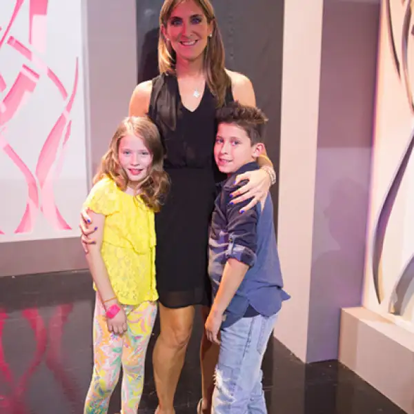 Ana María de la Torre con Constanza y Maximiliano Landón