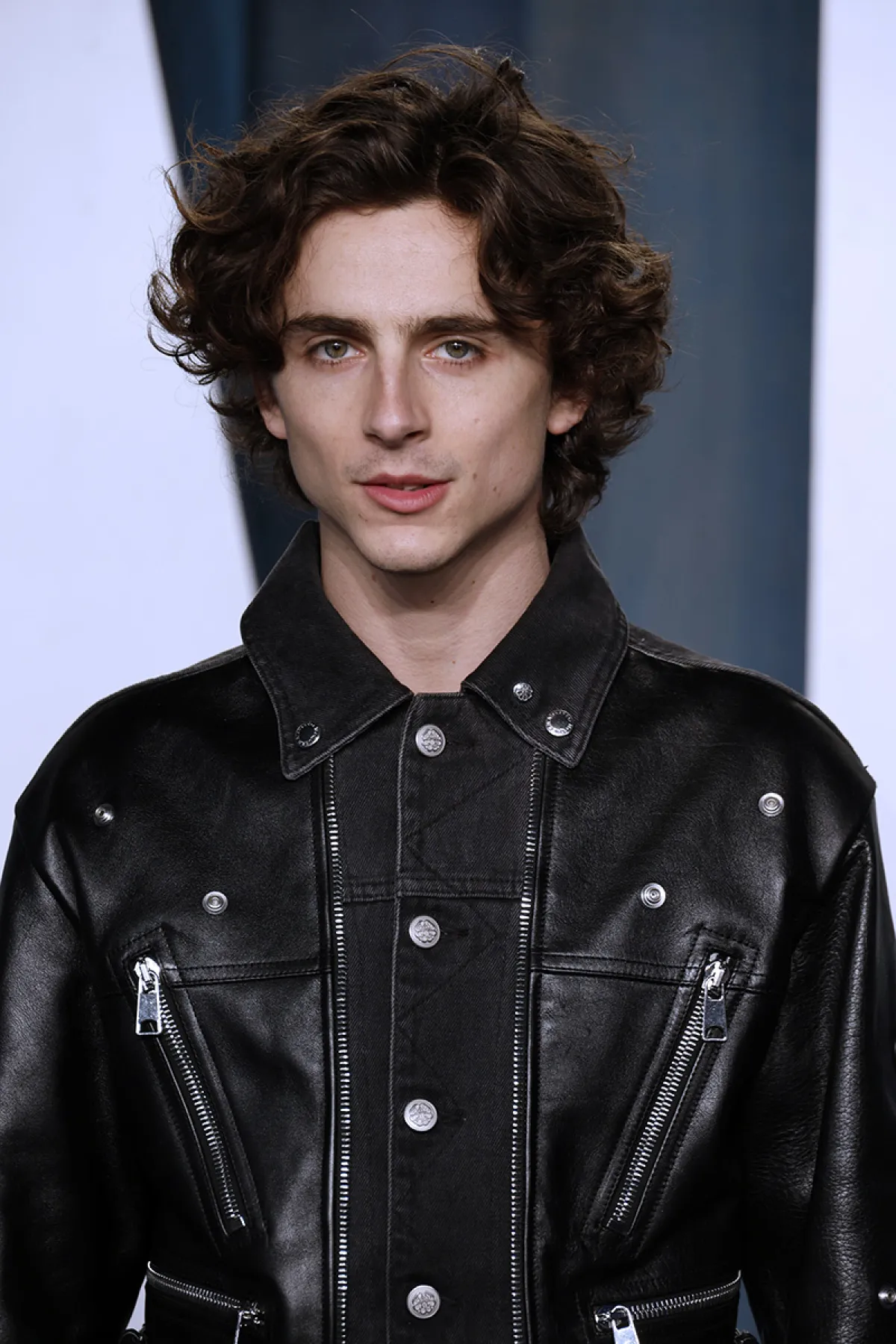 Timothée Chalamet es el primer hombre que aparece en solitario en la portada de British Vogue