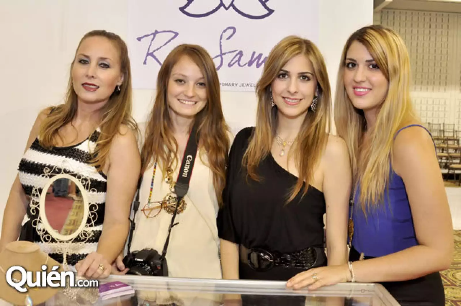 Vero Bátiz de Samar, Andrea Garza Bátiz, Vanessa Volnie y Michelle Volnie