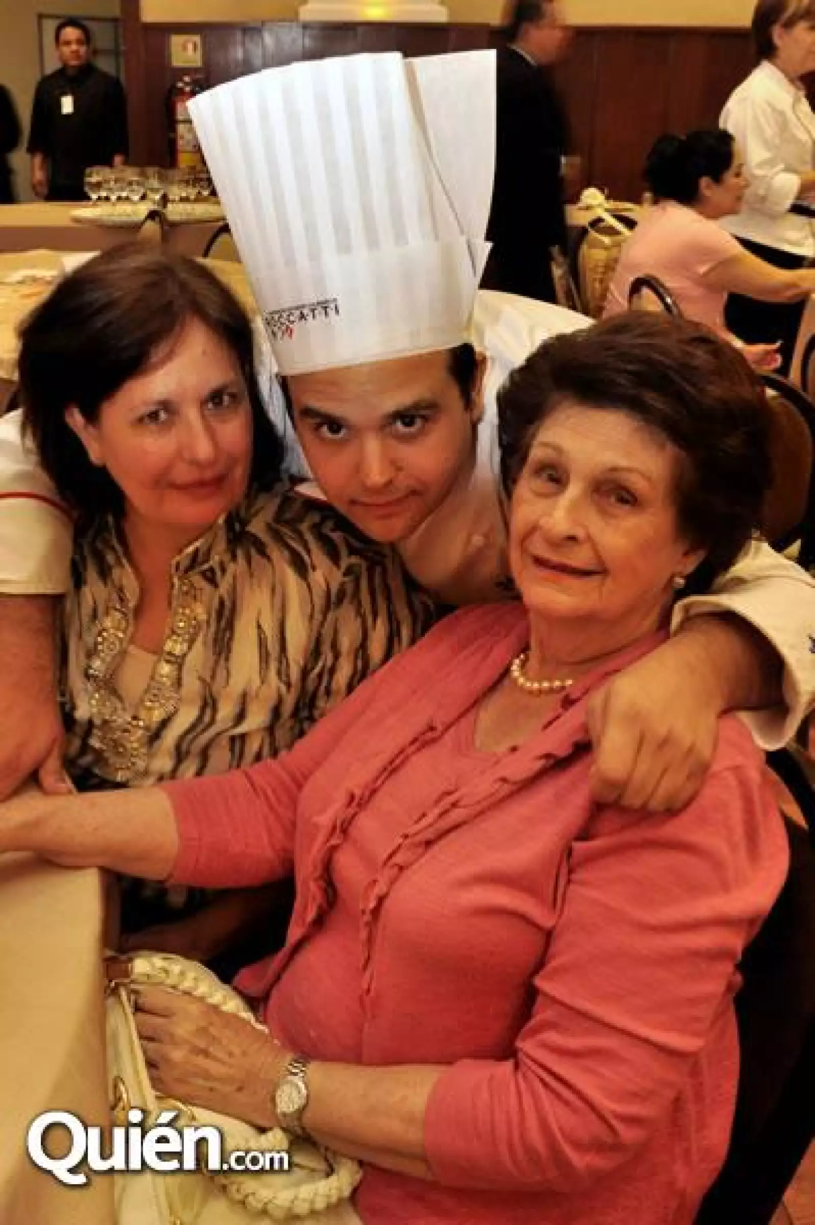 Nina de Alanis,Roberto Alanis y Olga de Alanis