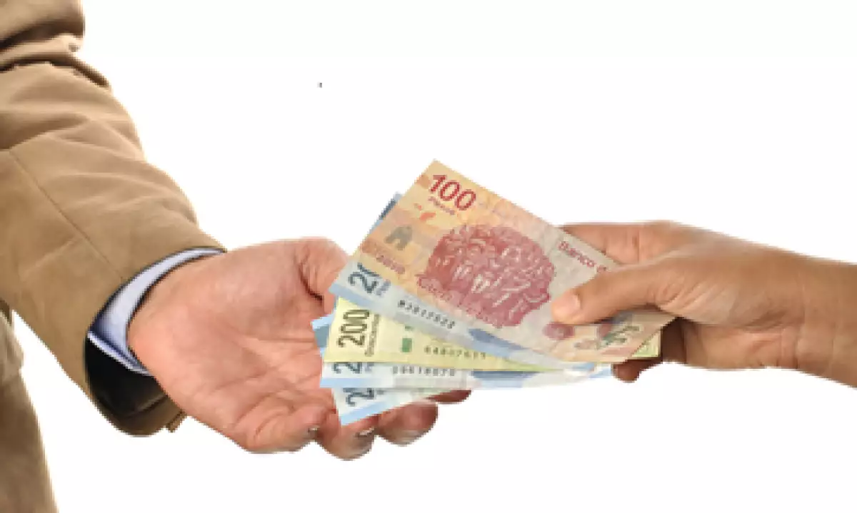En ventanilla, el dólar se ubica en 14.50 pesos a la venta y 13.80 pesos a la compra. (Foto: iStock by Getty Images. )