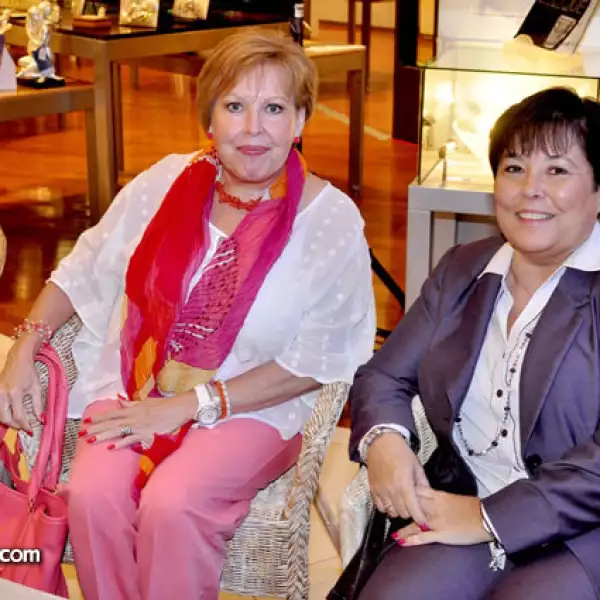 Elena Martínez y Laura Llamas