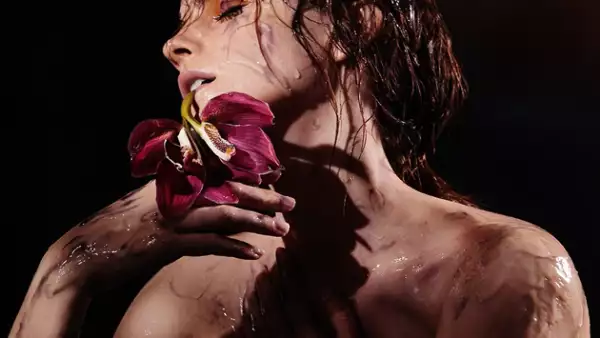 Emma Watson para Natural Beauty