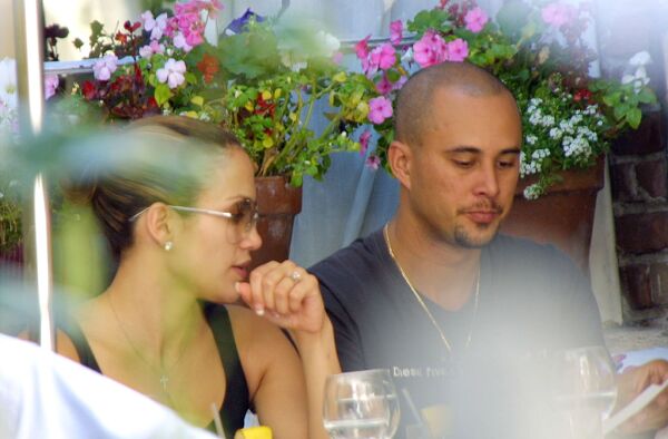 Jennifer Lopez And Fiance At The Ivy