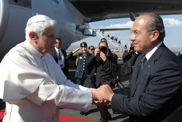 El Papa y Felipe Calderón acordaron trabajar en conjunto para combatir la violencia y el tráfico de armas.