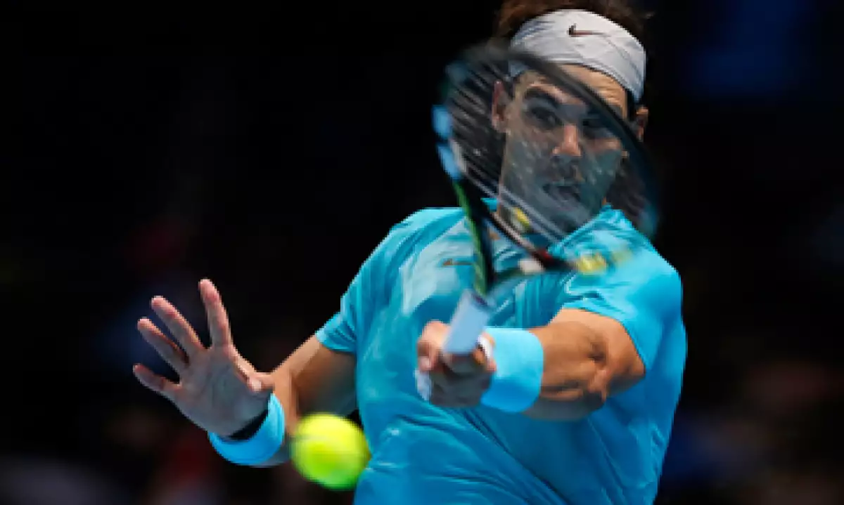 Rafael Nadal responde al suizo Stanislas Wawrinka en el World Tour Finals de Londres, que puso fin a la temporada. (Foto:Reuters )