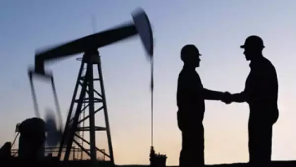 Los relativamente pocos pozos convencionales operados por Pemex y contratistas cierran durante la noche por seguridad. (Foto: Getty Images)