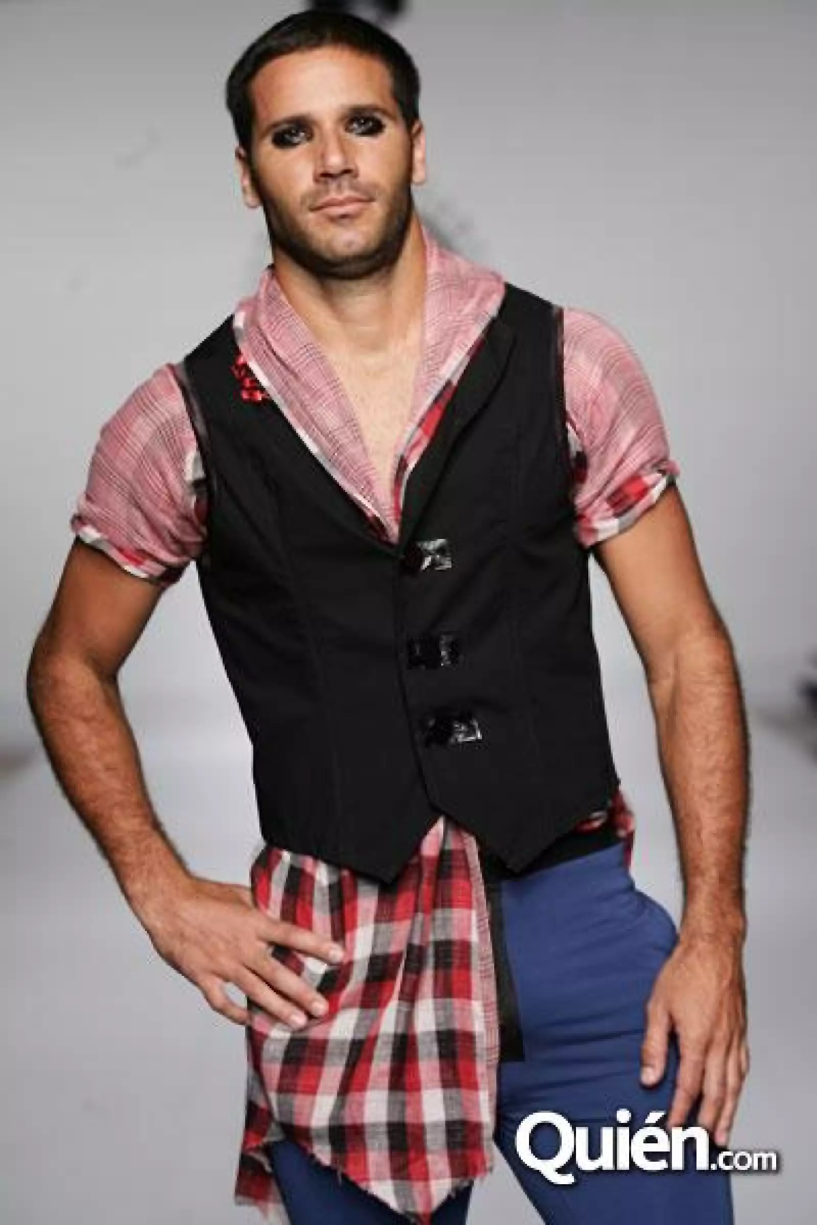 IDM Pasarela Cesar Arellanes