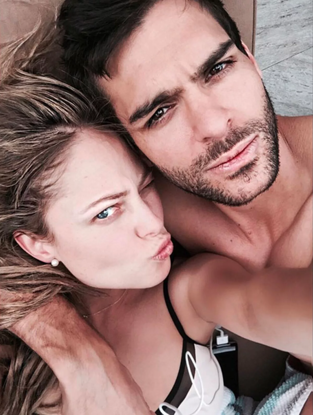 La vida amorosa de la conductora vuelve a estar en el radar tras publicar una imagen en la que aparece muy cariñosa junto a un hombre quien, según sus fans, podría tratarse de su nuevo novio.