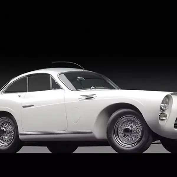 Este auto español tiene también sangre francesa, por su cuerpo creado por la carrocería J. Saoutchik de París. Se vendió por un precio cercano a los 800,000 dólares.