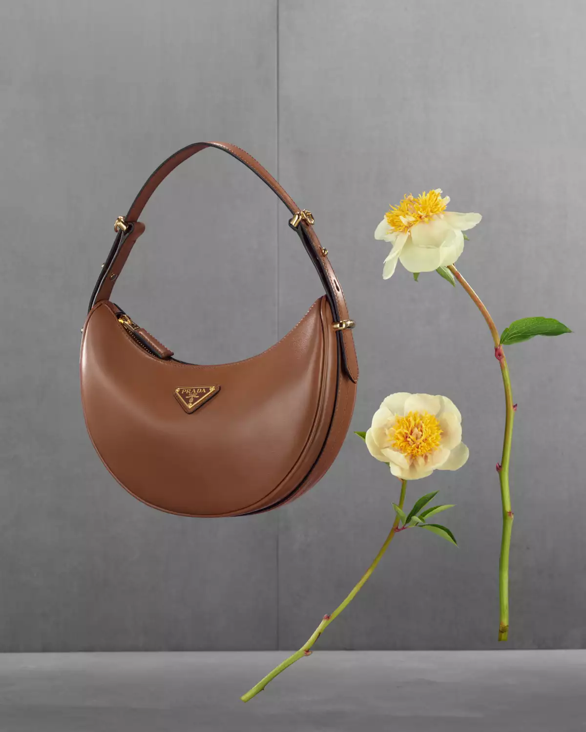 1080x1350_PRADA_FW23_COLLATERAL_STILL_LIFE_STILLS_028.jpg