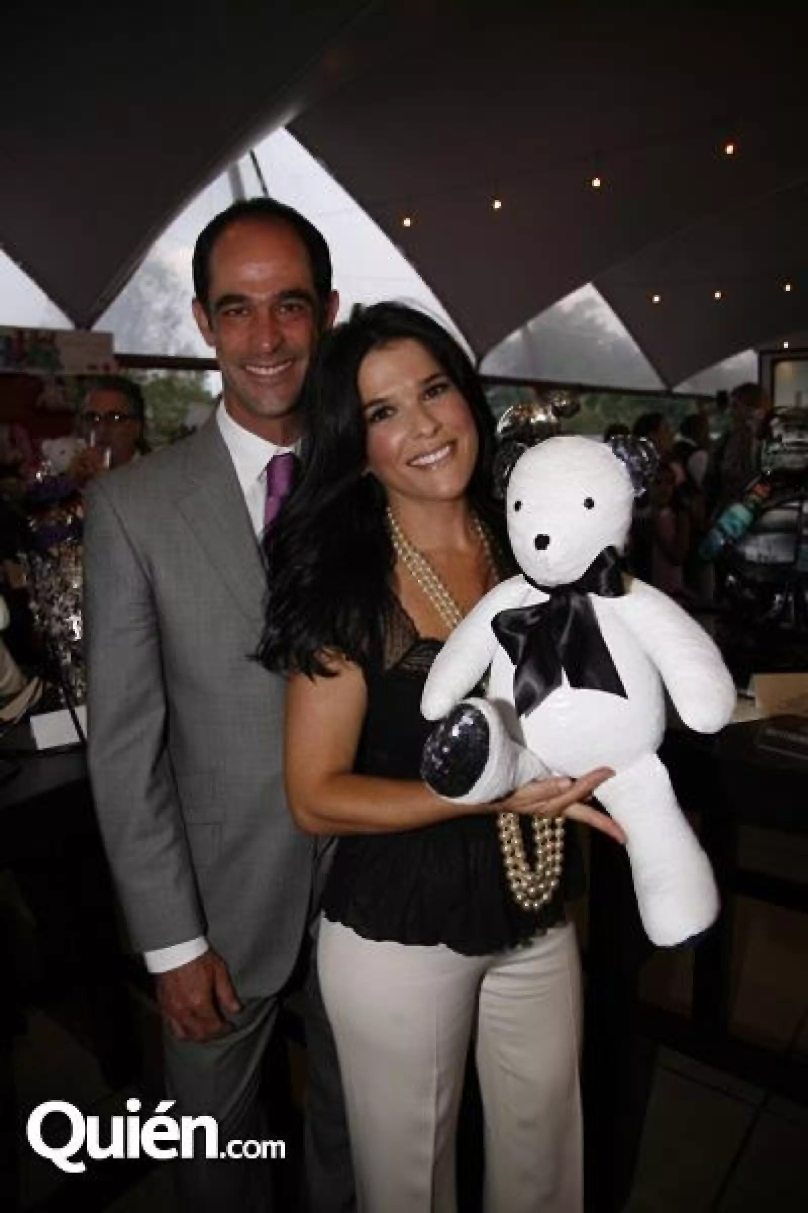 Juan Garibay,Martha Debayle