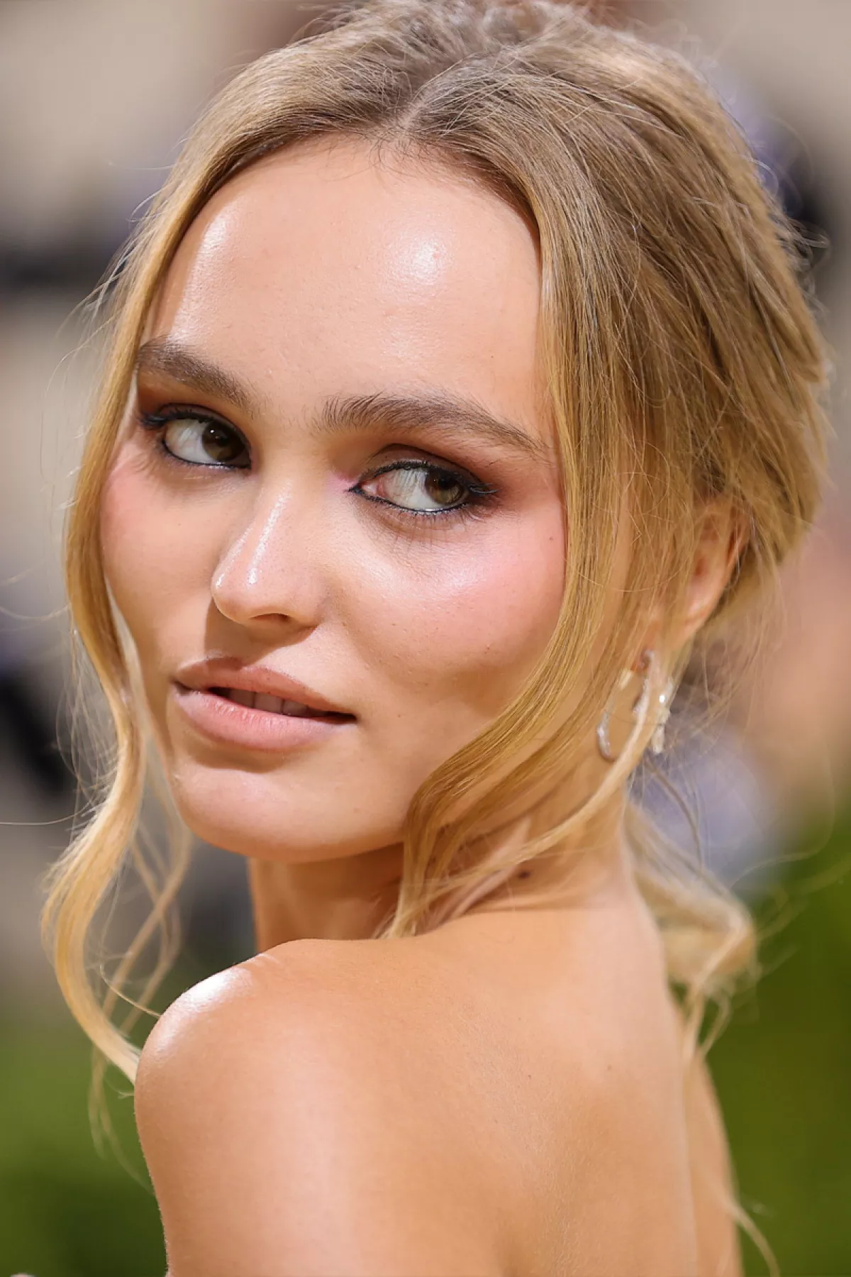 Lily-Rose Depp más sexy que nunca junto a The Weeknd en avance de The Idol