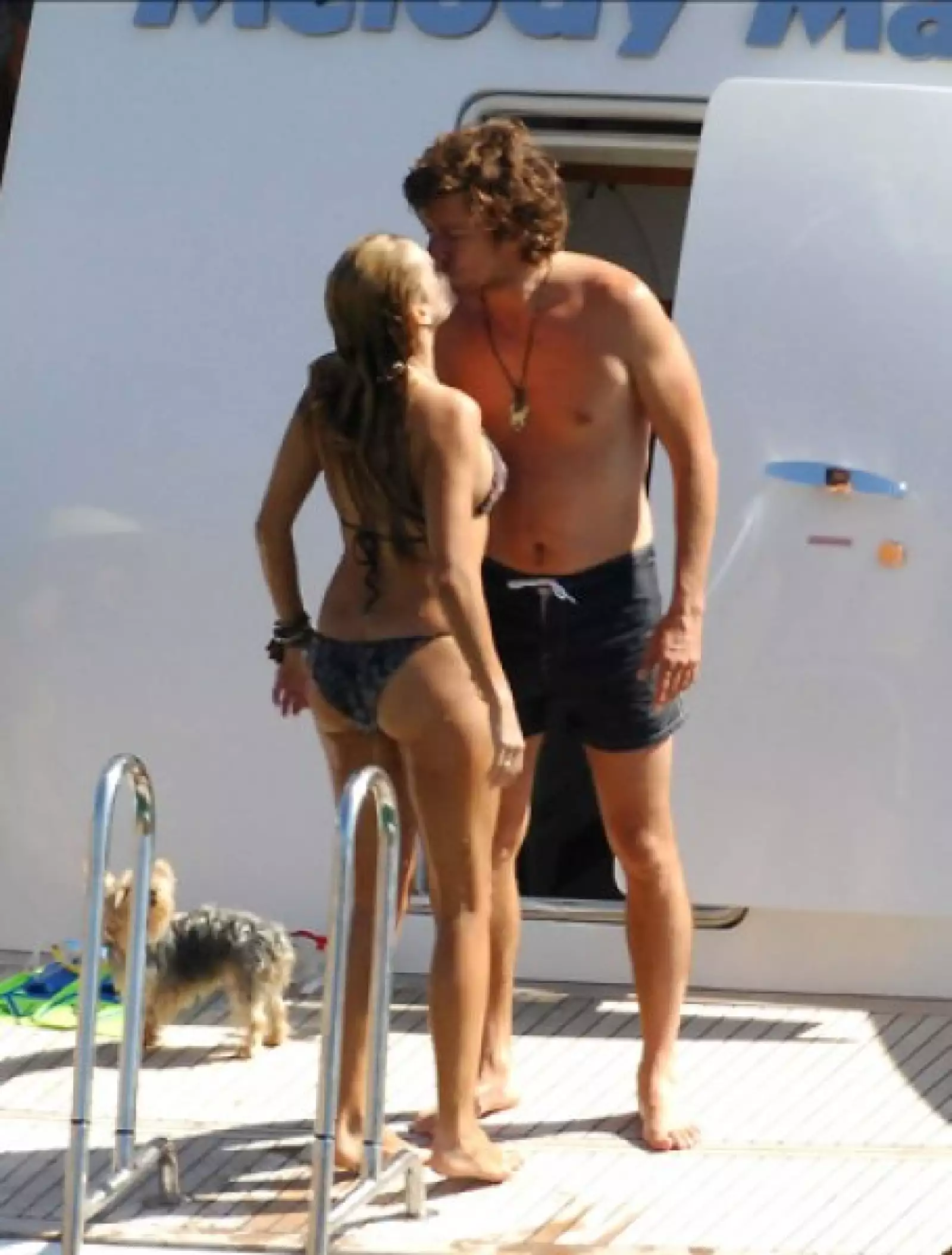 Los esposos, quienes se casaron el 30 de abril de 2007, se la pasaron entre besos y abrazos.