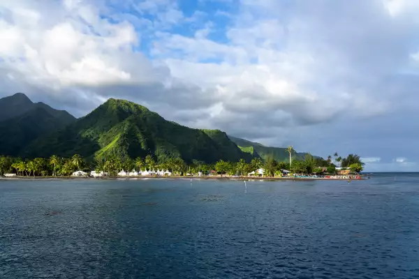 tahití, la isla en donde se llevan a cabo las competiciones marítimas de los Juegos Olímpicos 2024.