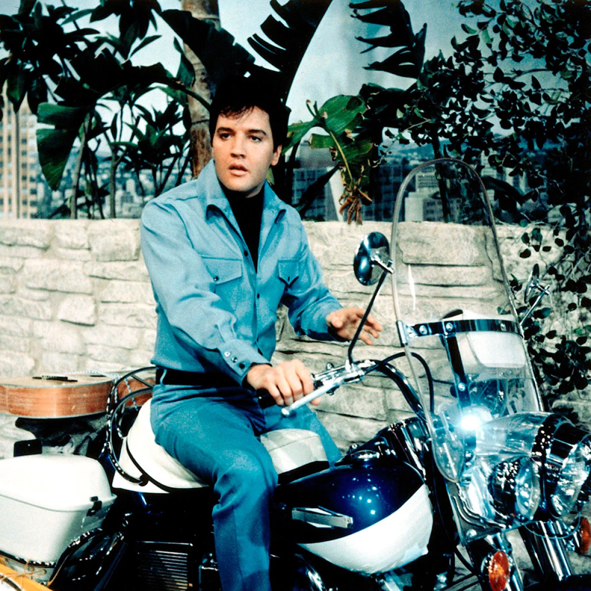 Elvis Presley con Harley-Davidson