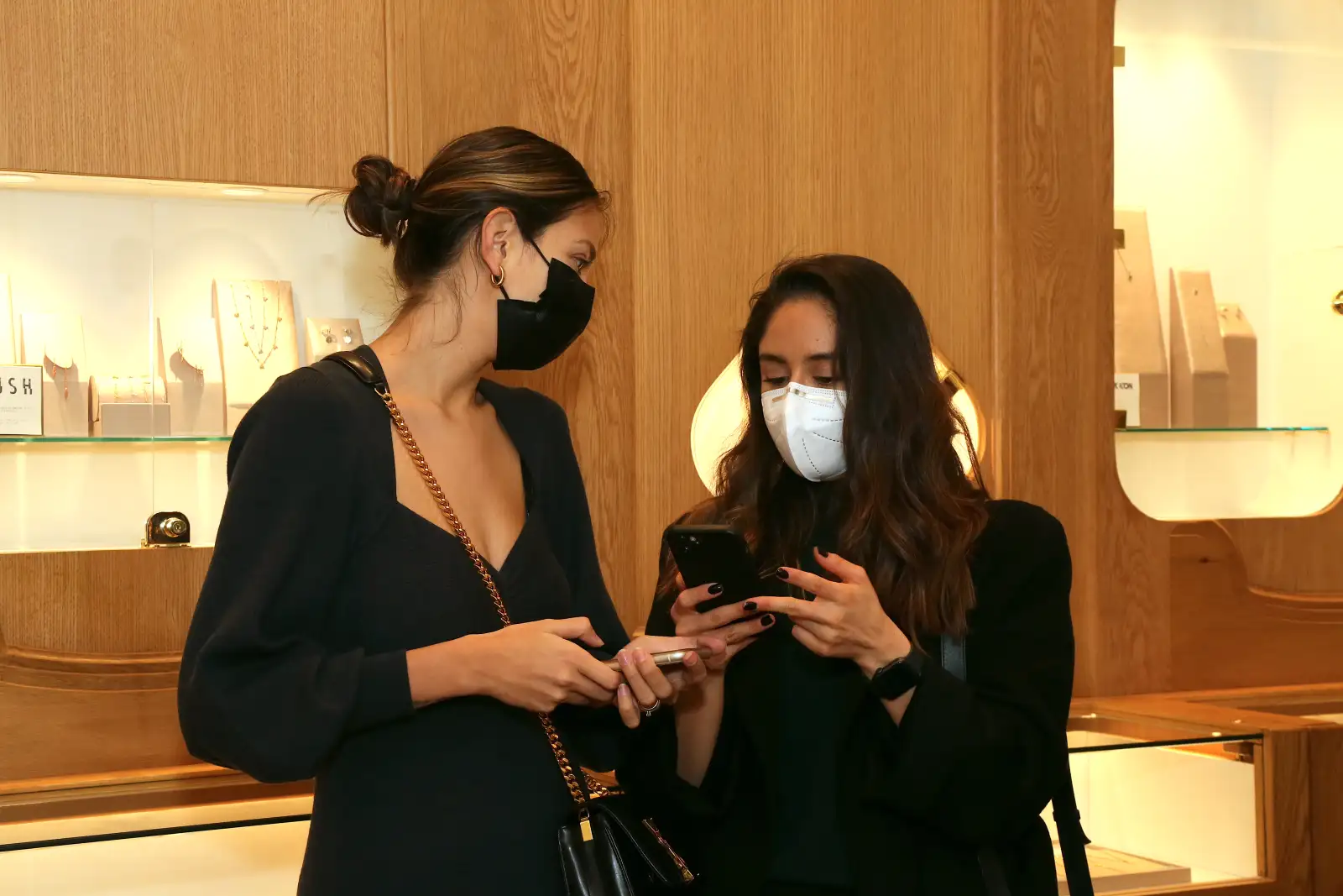 APERTURA ARISTOCRAZY, ARTZ PEDREGAL
