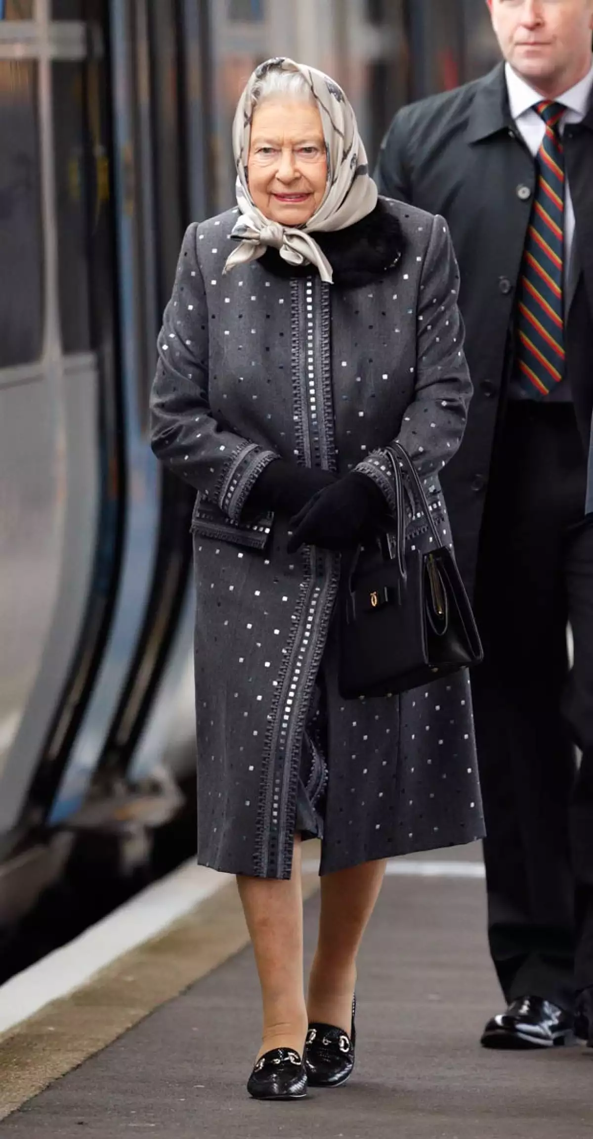 A diferencia de Kate, la reina Isabel únicamente gastó alrededor de 80 dólares.