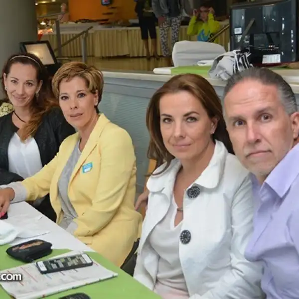 Romina Rodríguez,Norma Serrano,Adriana Toledo,Gaby Mayoral y Alfredo Presano.