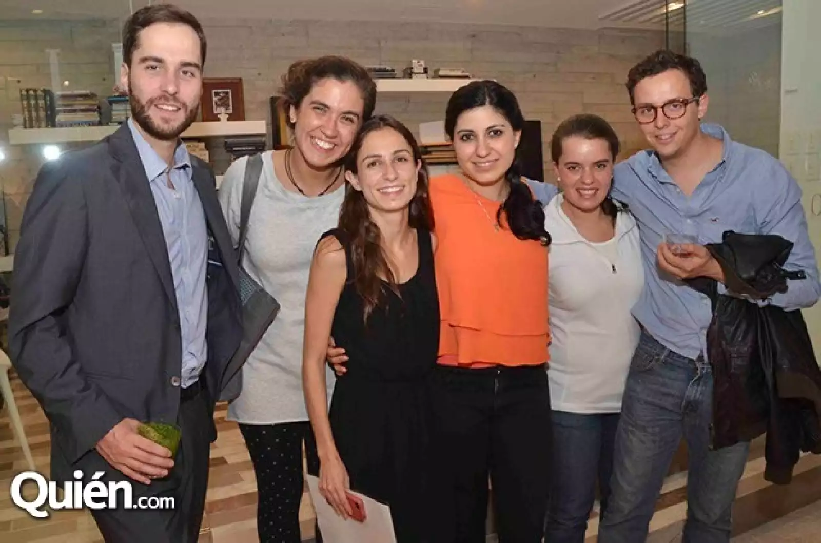 Rodrigo Aguirre,Ana Paula Terai,Elena Laris,Pilar González,María Escalante y Diego Cordero.