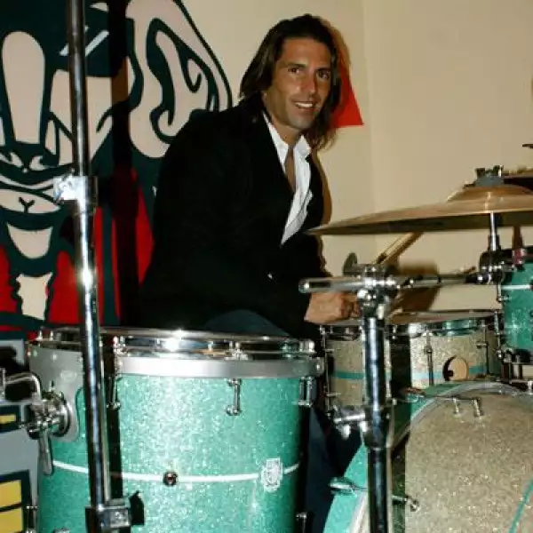 Poncho de Nigris Inaugura su Academia