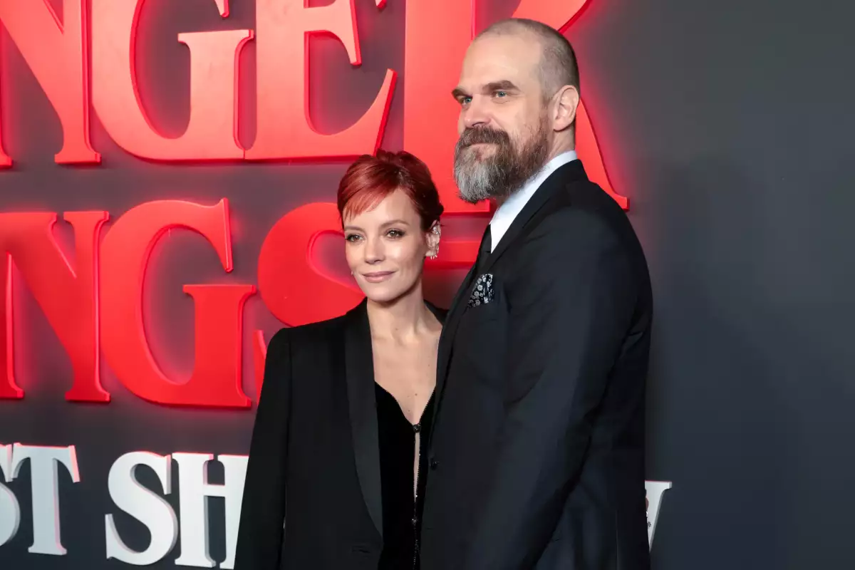 lily-allen-nuevo-disco-david-harbour.jpg