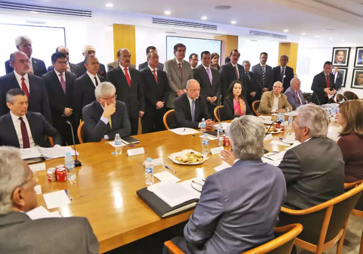 funcionarios-NAICM