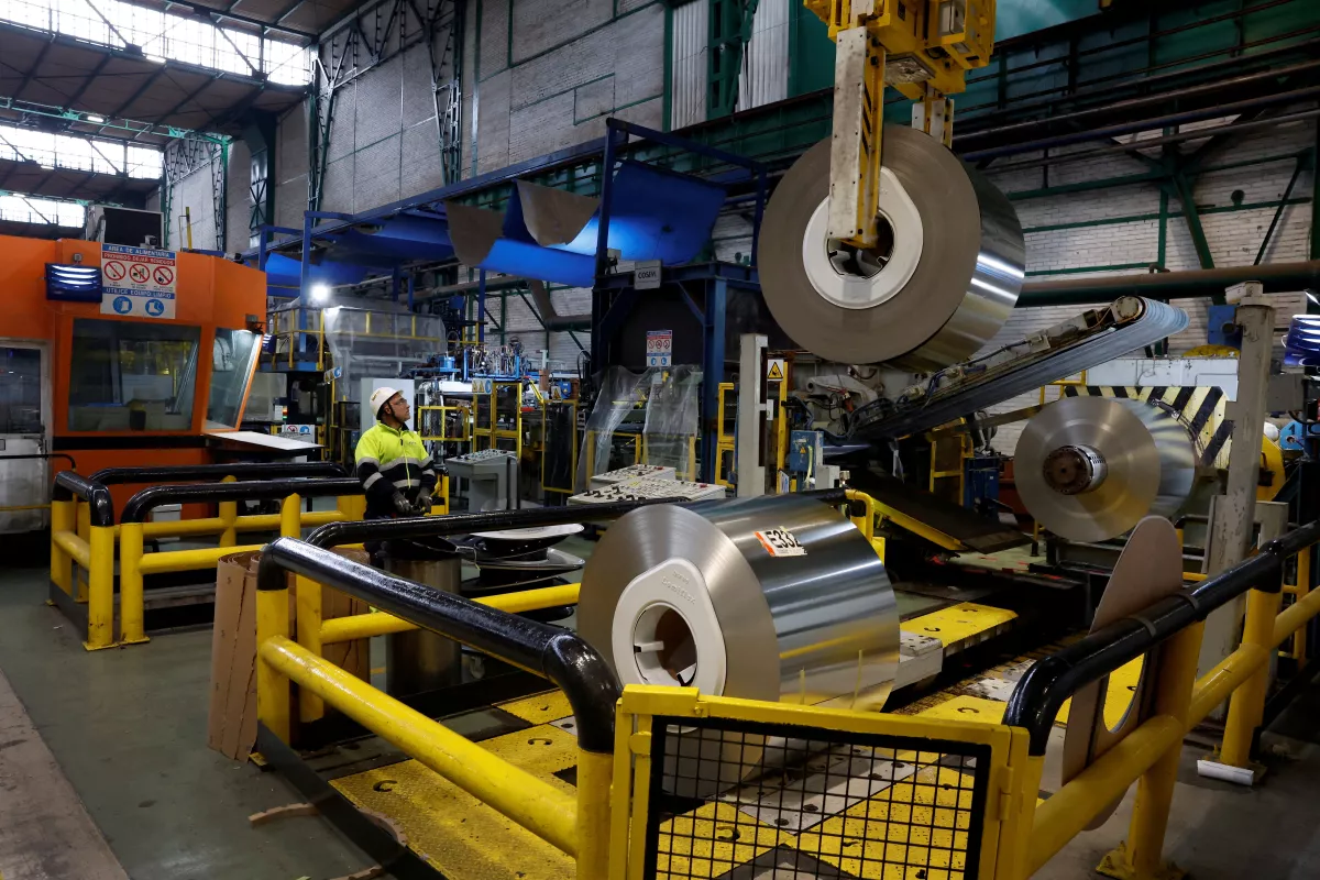 ArcelorMittal suspende producción de acero largo tras parada en horno